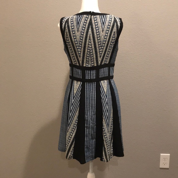 Fitted dress by BCBG - Picture 4 of 4